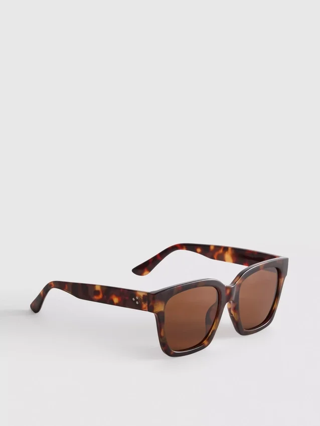 Overdimensionerede solbriller i cat-eye-stil