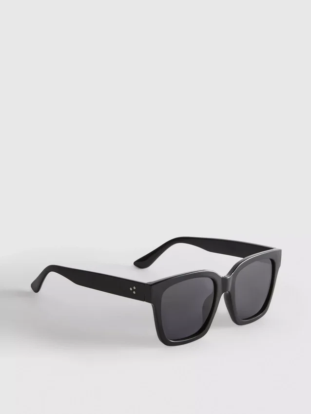 Overdimensionerede solbriller i cat-eye-stil