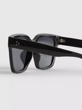 Overdimensionerede solbriller i cat-eye-stil