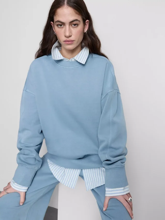 Oversized sweatshirt med sænkede skuldre