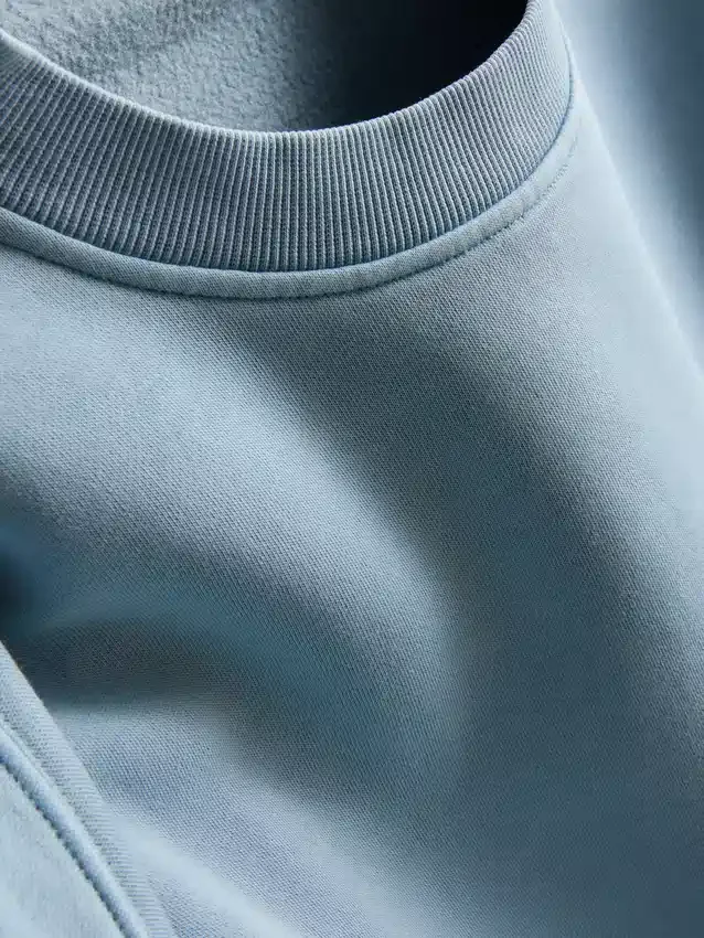 Oversized sweatshirt med sænkede skuldre