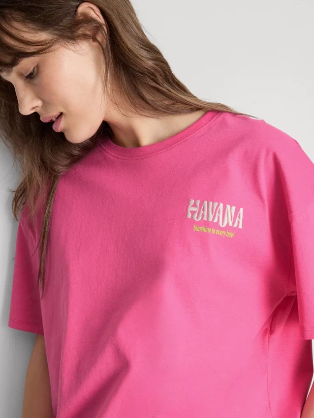 Oversized T-shirt i havanafarve med grafisk print og højt bomuldsindhold