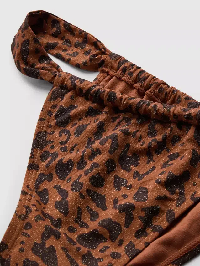 Paula Echevarría leopardmønstrede bikiniunderdele med glimmer