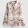 Paula Echevarría paisley-skjorte i krøllet satin med knapper