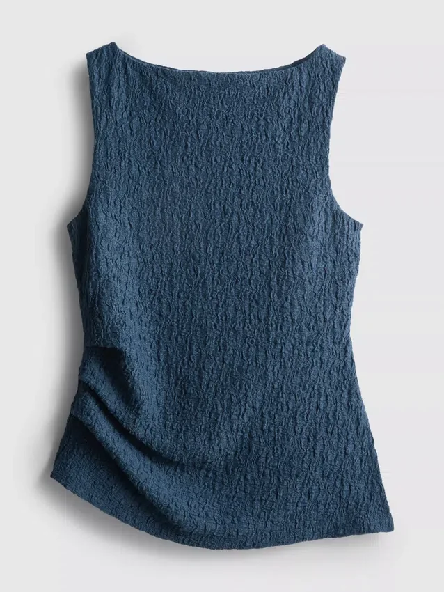 Paula Echevarría rynket, krøllet tanktop