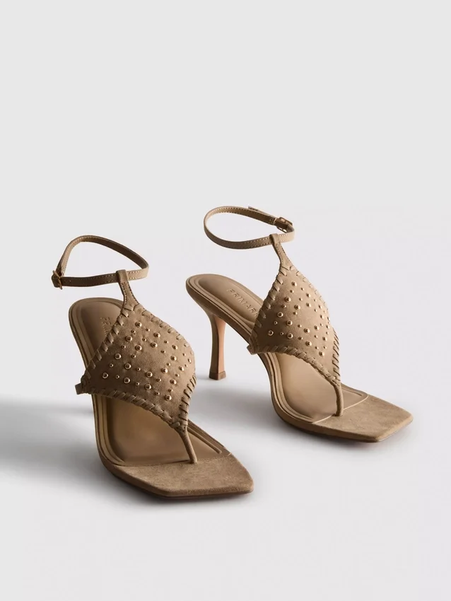 Paula Echevarría sandaler med nitter