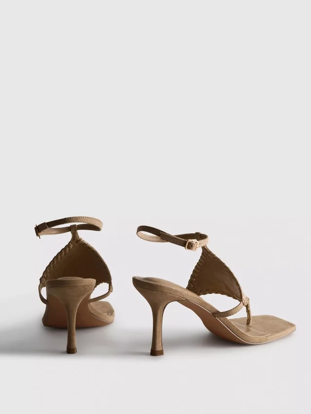 Paula Echevarría sandaler med nitter