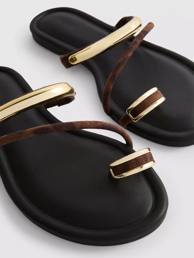 Paula Echevarría sandaler med tårem
