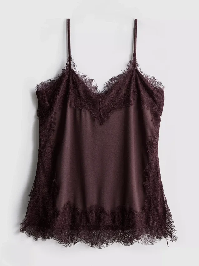 Paula Echevarría satin-cami-top med blonderkant