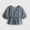 Paula Echevarría stribet seersucker-bluse med pufærmer