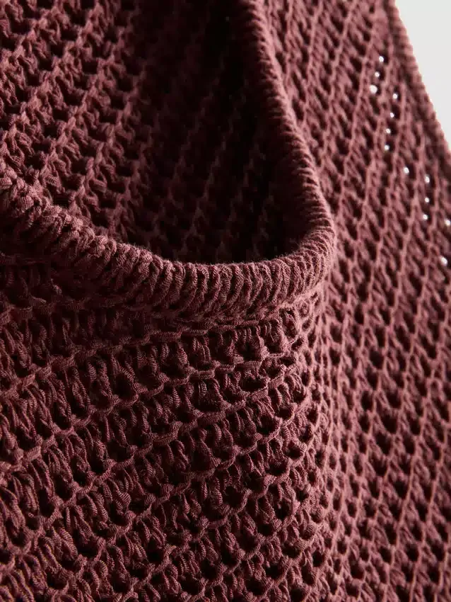 Paula Echevarría strikket asymmetrisk top