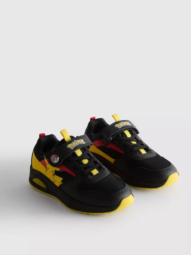 Pokémon-sneakers med lys