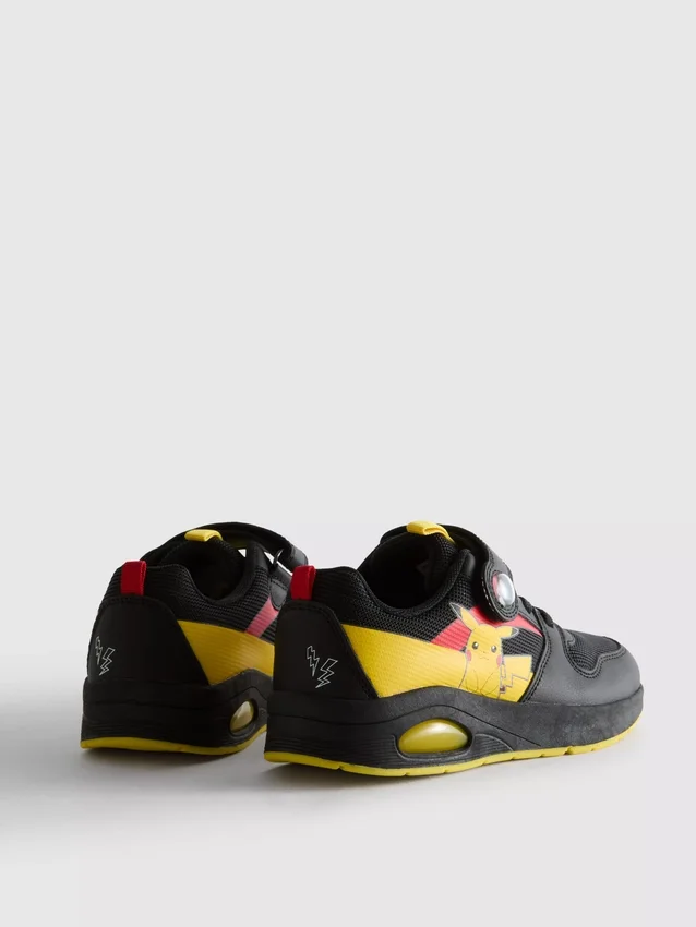 Pokémon-sneakers med lys
