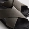 Pool-sandaler med krydsrem