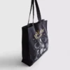 Praktisk totebag med magisk grafisk motiv