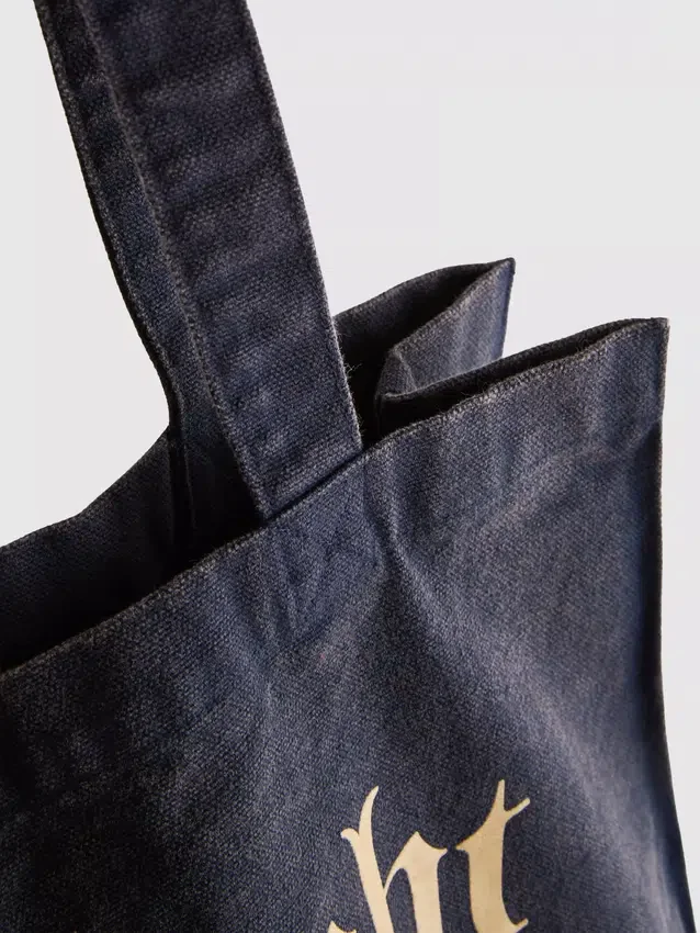 Praktisk totebag med magisk grafisk motiv