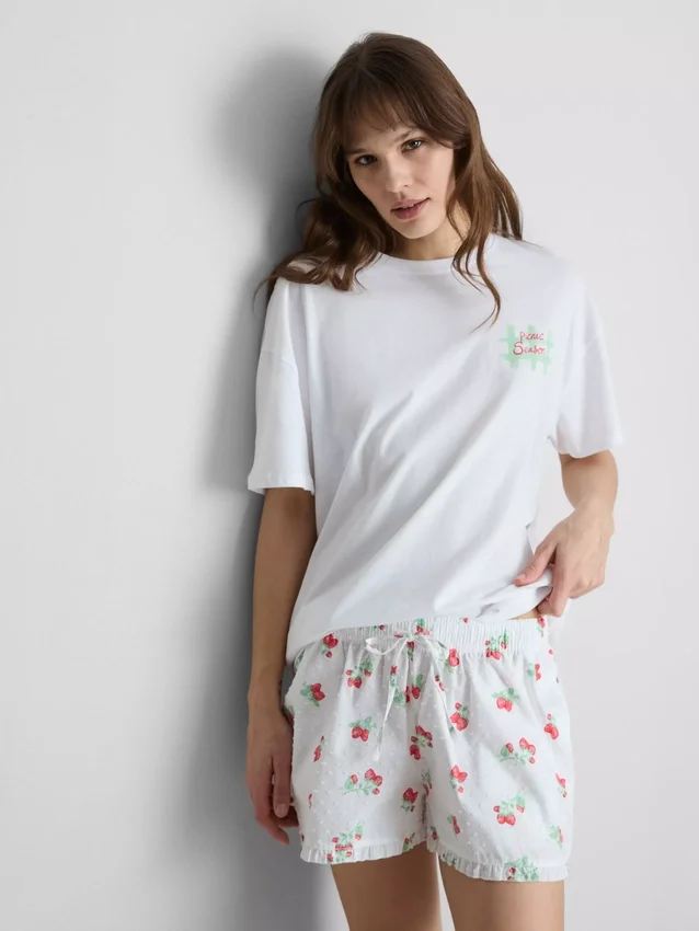 Pyjamasbluse med grafisk mønster