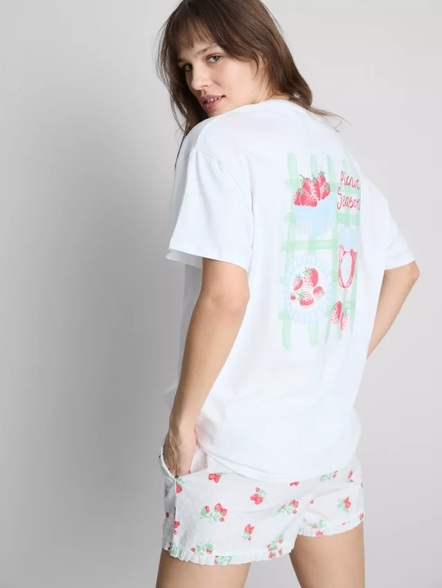 Pyjamasbluse med grafisk mønster