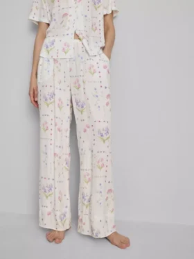 Pyjamasbukser med blomsterprint og brede ben