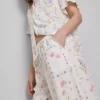 Pyjamasbukser med blomsterprint og brede ben