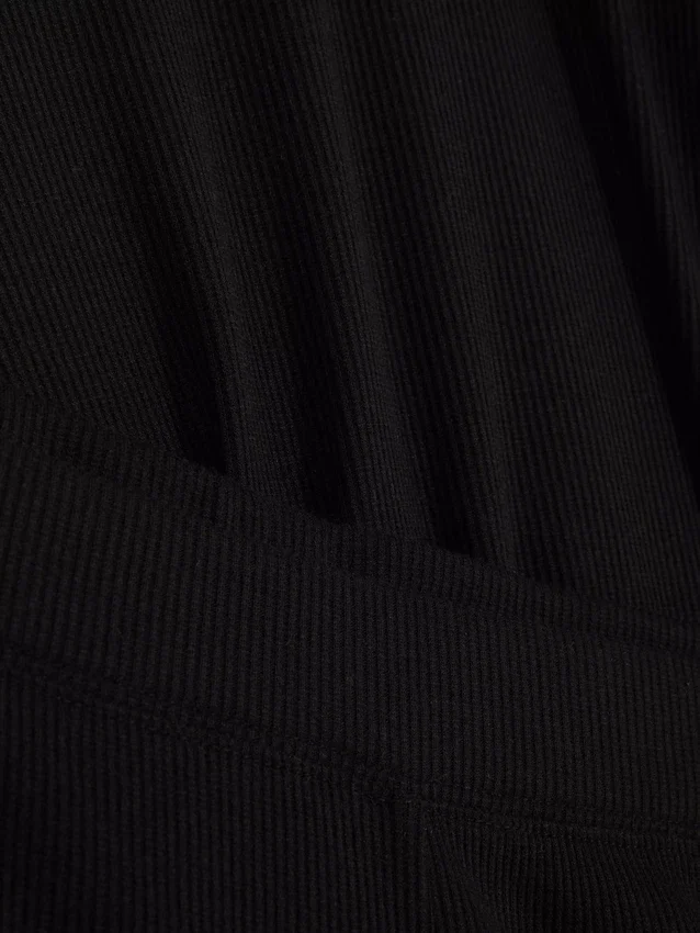 Pyjamassæt med langærmet top og joggingbukser