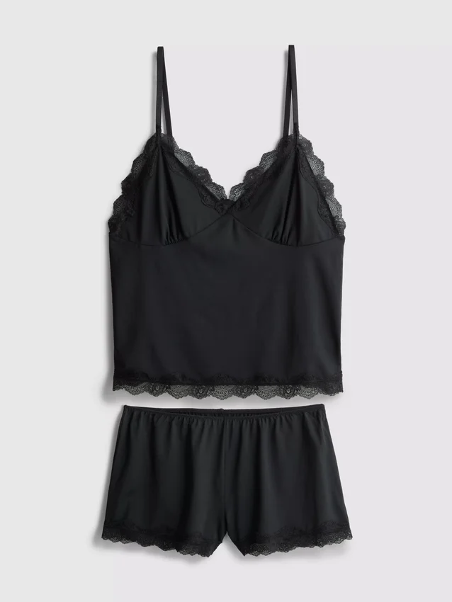 Pyjamassæt med tætsiddende cami og korte Shorts