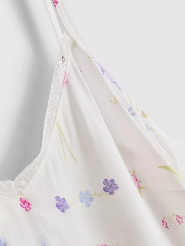 Pyjamasser-cami-top med blomsterprint