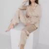 Pyjamasser i satin i boyfriend-stil