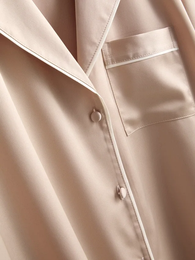 Pyjamasser i satin i boyfriend-stil