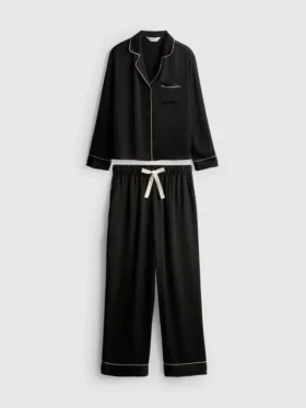 Pyjamasser i satin med piping i boyfriend-stil