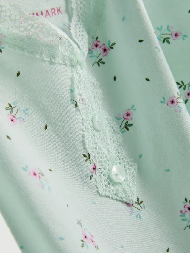 Pyjamasser med cami-top og blonderkant