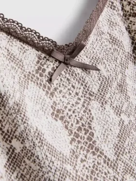 Pyjamasser med leopardmønster og blonder