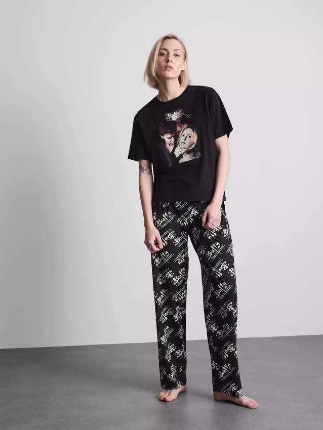Pyjamasser med print af Buffy the Vampire Slayer