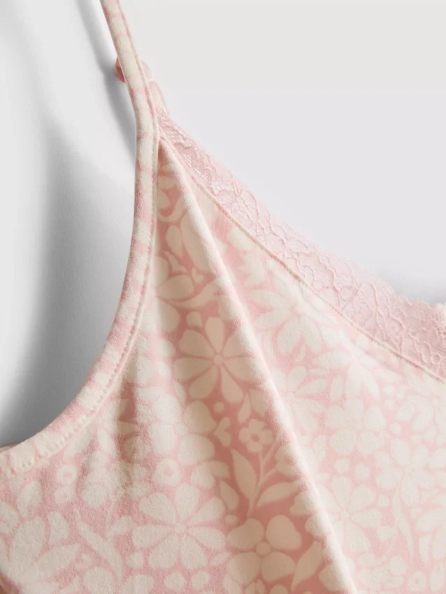 Pyjamasser med shorts og cami