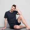 Pyjamasser-sæt med T-shirt og shorts