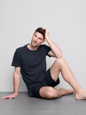 Pyjamasser-sæt med T-shirt og shorts