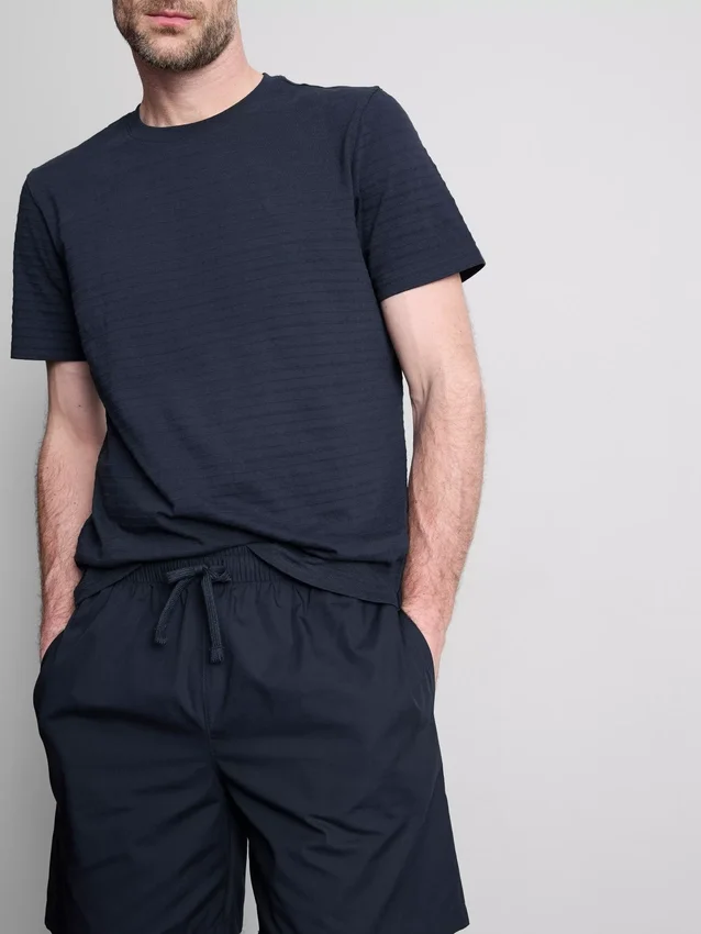 Pyjamasser-sæt med T-shirt og shorts