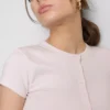 Ribbet bluse med knapper, med højt bomuldsindhold
