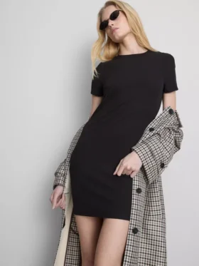Ribbet bodycon mini-skjorte-kjole