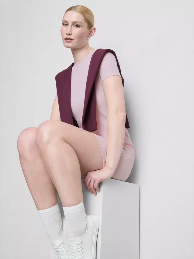 Ribbet bodycon mini-skjorte-kjole