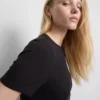 Ribbet bodycon mini-skjorte-kjole