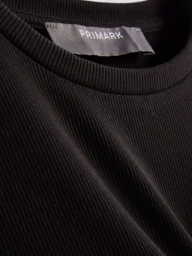 Ribbet bodycon mini-skjorte-kjole