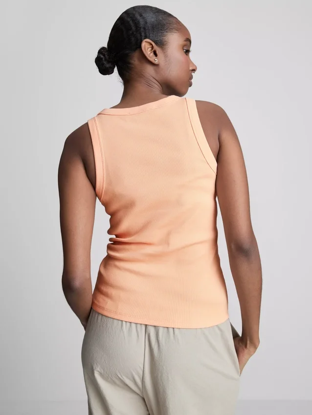 Ribbet racerback-tanktop med højt bomuldsindhold