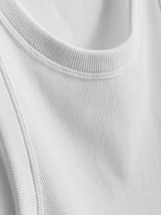 Ribbet racerback-tanktop med højt bomuldsindhold