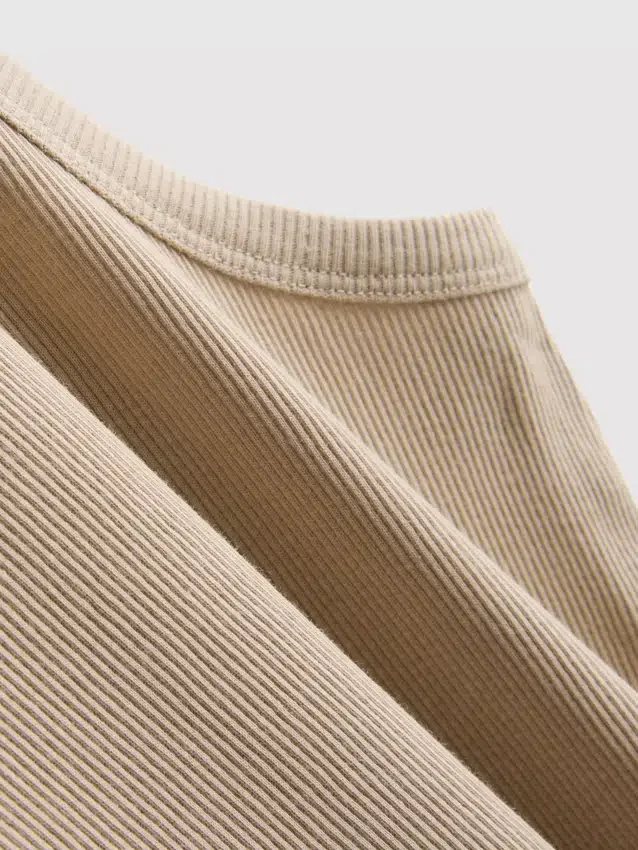 Ribbet skjorte
