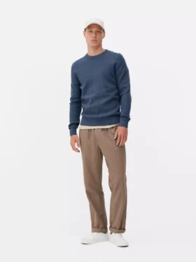 Ribbet sweater med rund hals