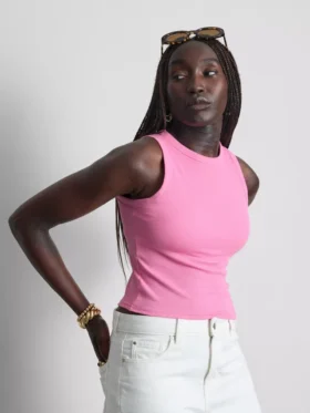 Ribbet tanktop med indbygget bh