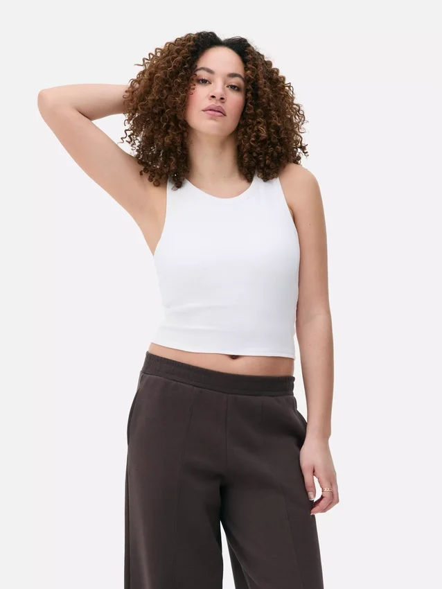 Ribbet tanktop med racerryg