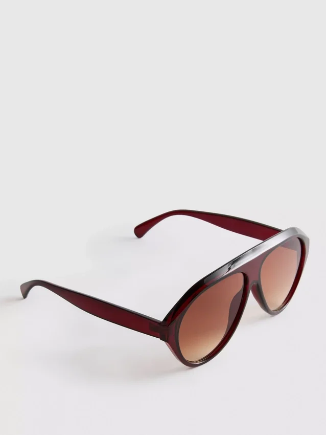 Robuste solbriller i aviator-stil