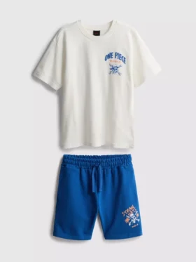 Sæt bestående af T-shirt og shorts